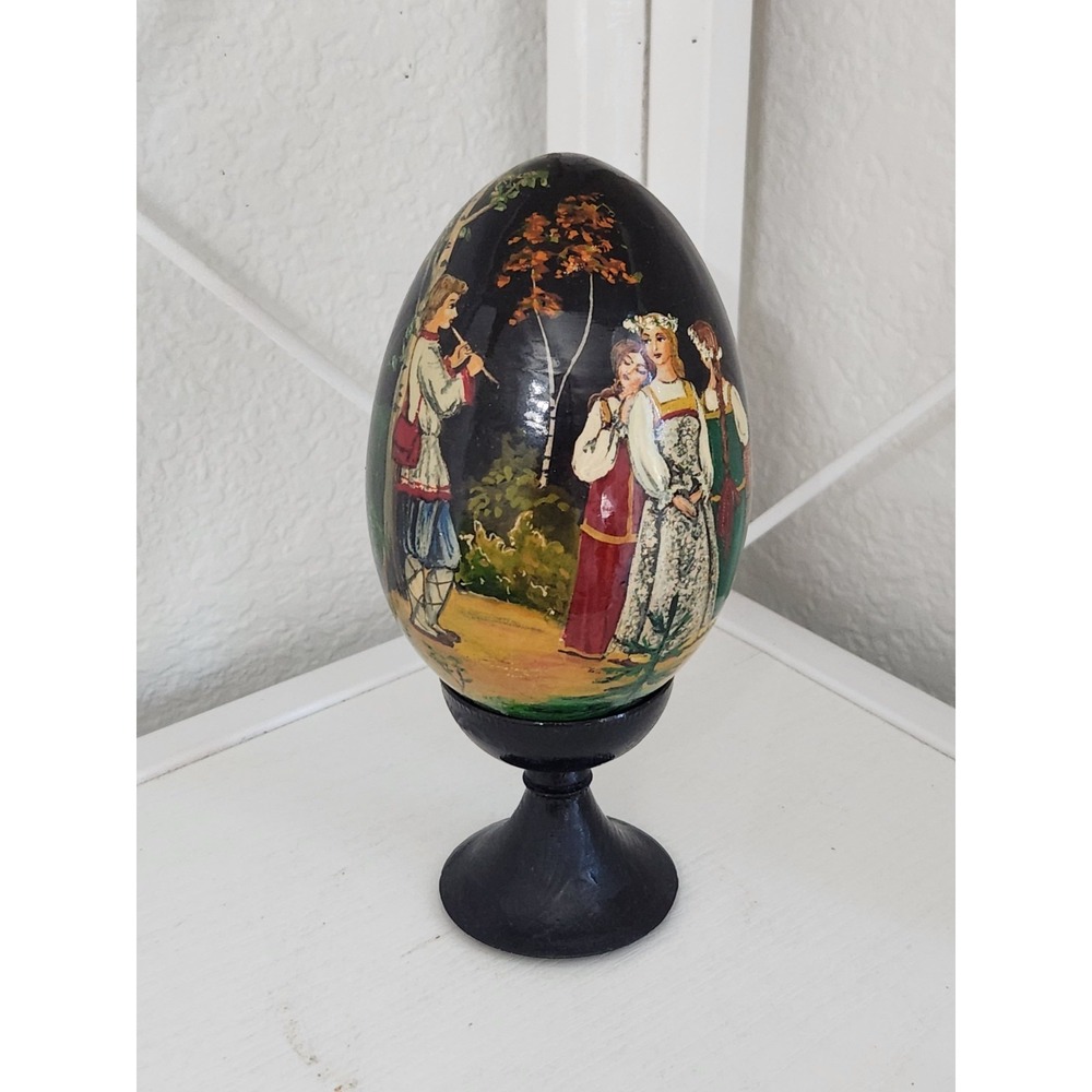 Vtg Hand Painted Musician Damsel Scene Russian Lacquer Wood Egg On Pedestal RARE